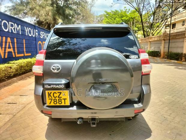 Toyota Land Cruiser Prado 2013 Gray