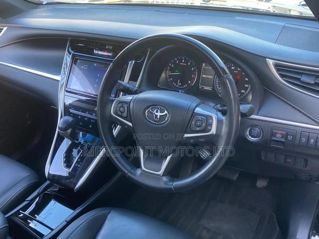 Toyota Harrier 2.0 4WD 2019 Black