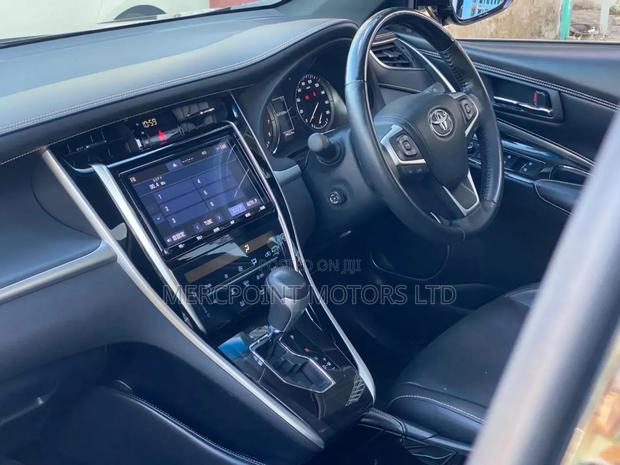 Toyota Harrier 2.0 4WD 2019 Black