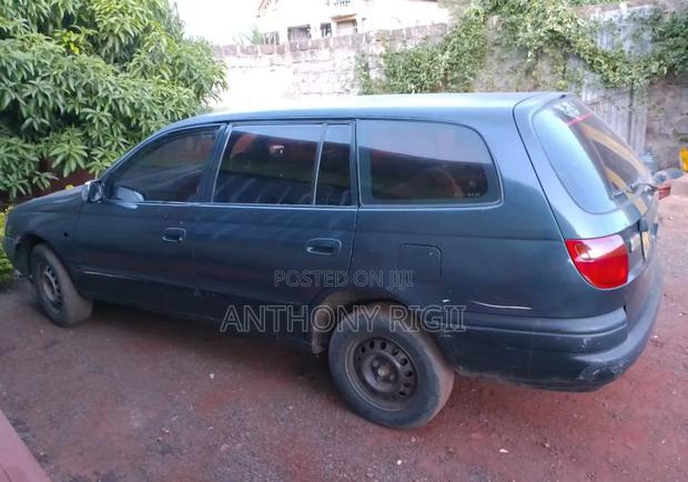 Toyota Caldina 1999 Gray