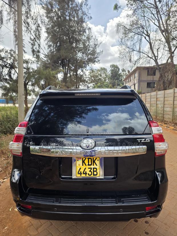 Toyota Land Cruiser Prado 2015 Black