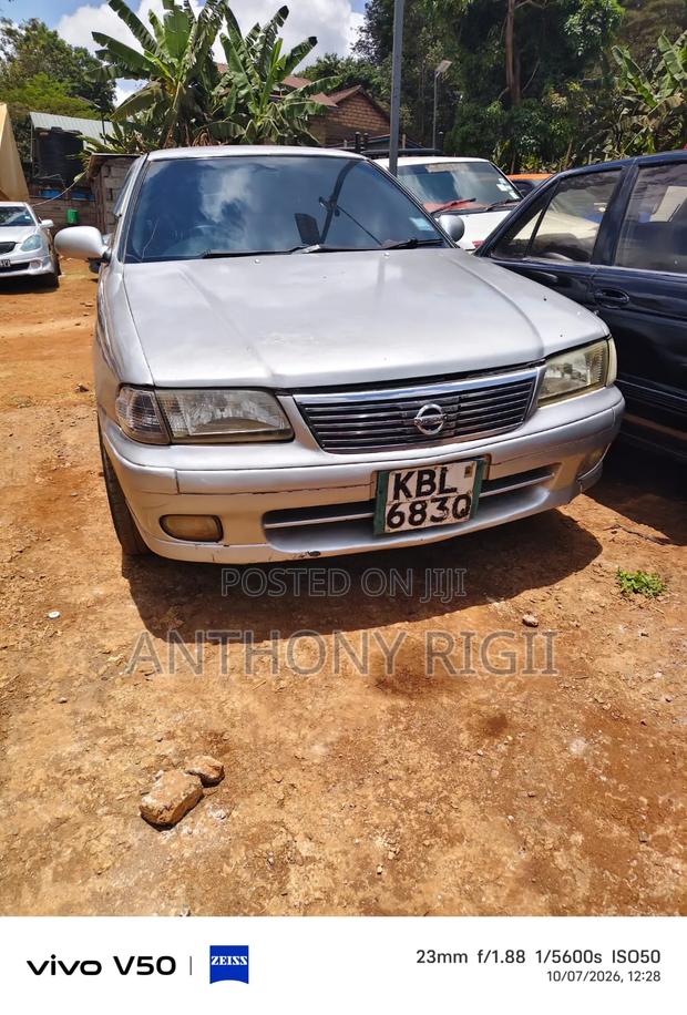 Nissan Sunny 2004 Silver