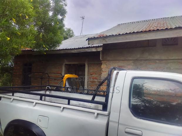Nissan NP300 2009 White