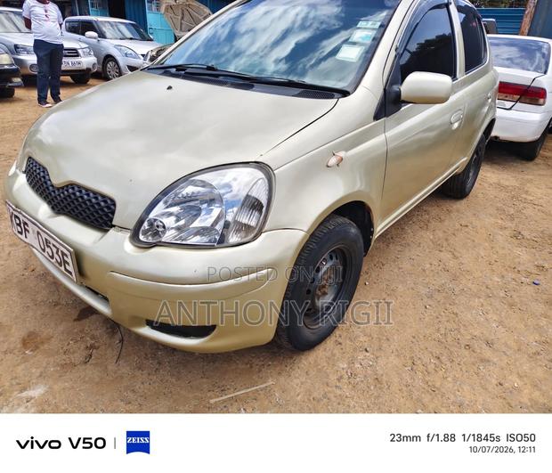 Toyota Vitz 1.3 FWD 5dr 2003 Gold