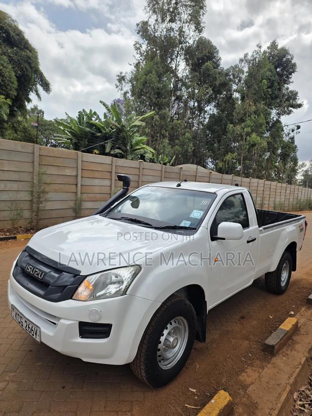 Isuzu D-MAX 2015 White