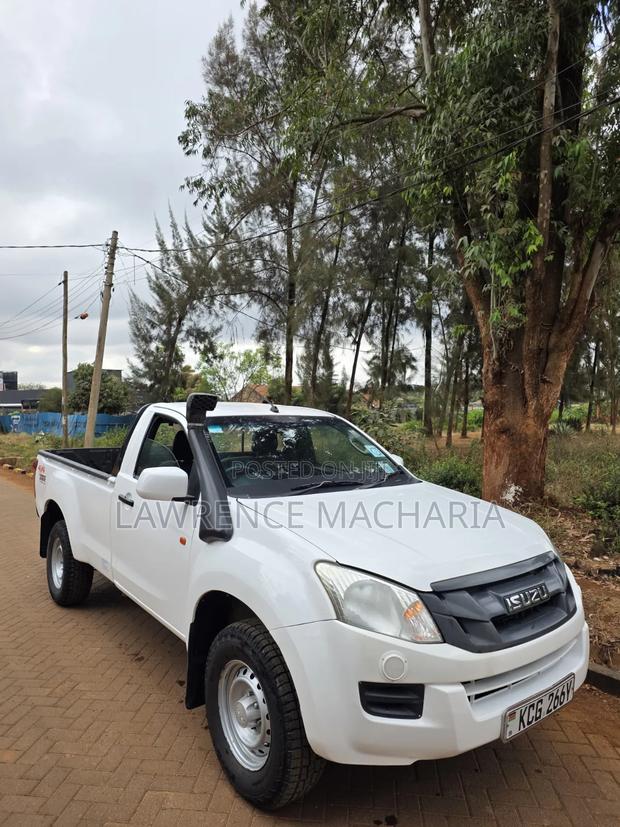 Isuzu D-MAX 2015 White