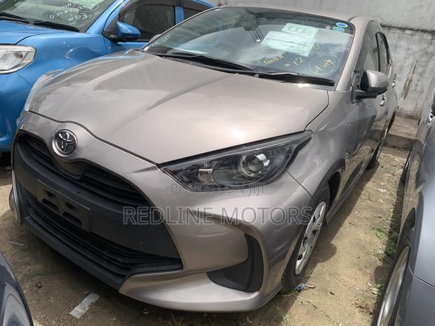Toyota Yaris L Hatchback 5dr 2018 Ivory
