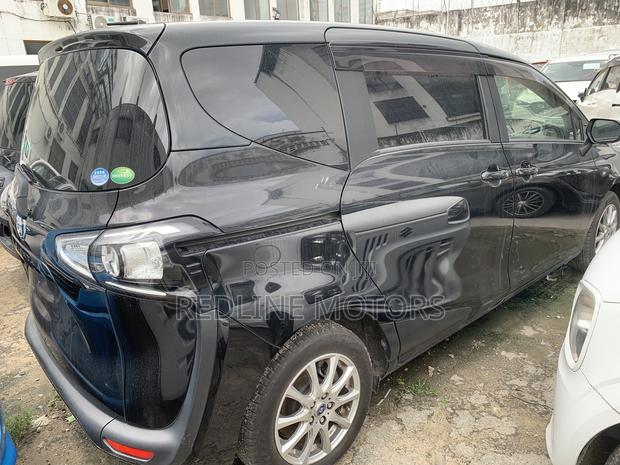 Toyota Sienta 1.5 AWD (6-seater) 2018 Black