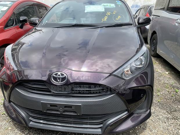 Toyota Yaris L Hatchback 5dr 2018 Purple