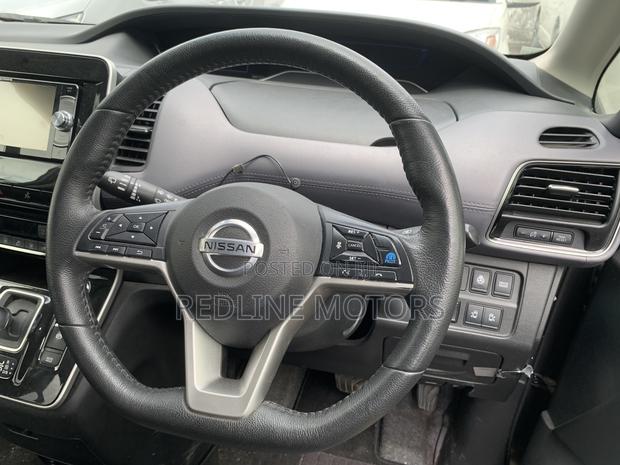 Nissan Serena 2018 Gray