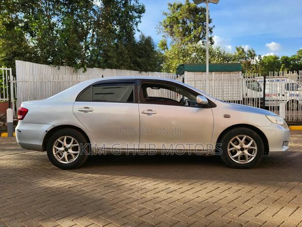Toyota Axio 2011 Silver