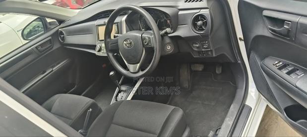 Toyota Corolla 2019 White