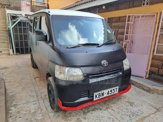 Toyota TownAce 2010 Black