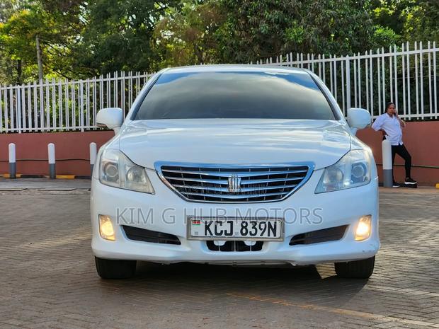Toyota Crown 2009 Pearl