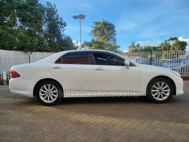 Toyota Crown 2009 Pearl