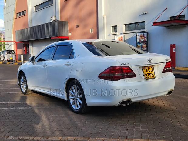 Toyota Crown 2009 Pearl