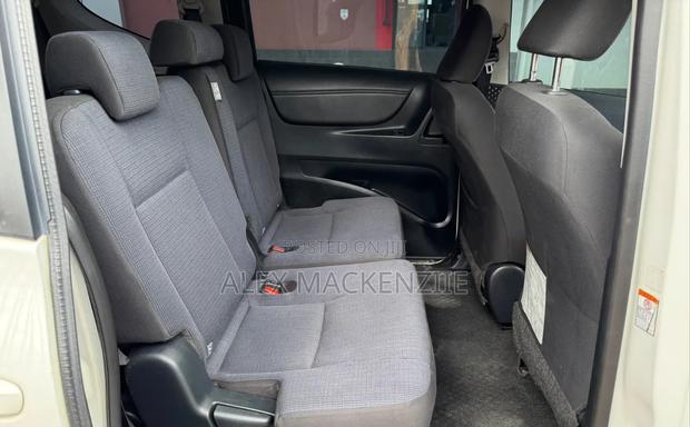 Toyota Sienta 2016 White