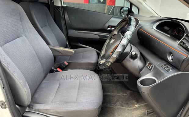 Toyota Sienta 2016 White