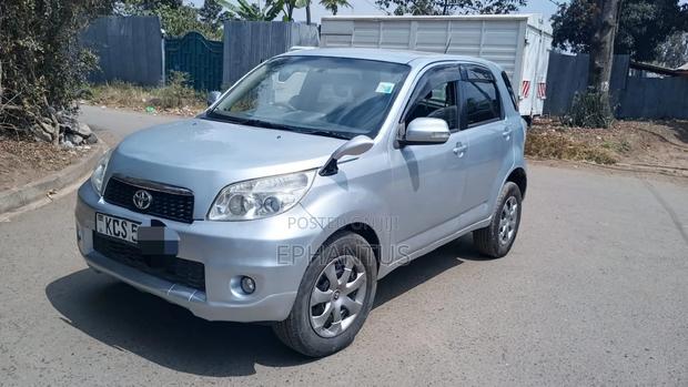 Toyota Rush 1.5 AWD 2011 Silver