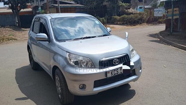 Toyota Rush 1.5 AWD 2011 Silver
