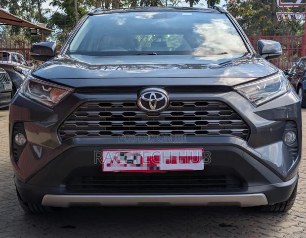 Toyota RAV4 XLE Premium FWD 2019 Black