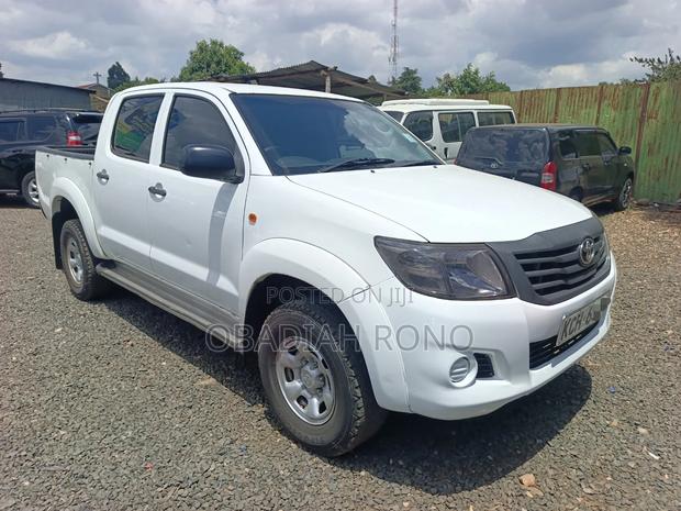 Toyota Hilux 2016 White