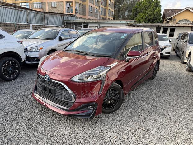 Toyota Sienta 1.5 Hybrid FWD 2020 Maroon