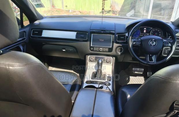 Volkswagen Touareg 2016 Blue