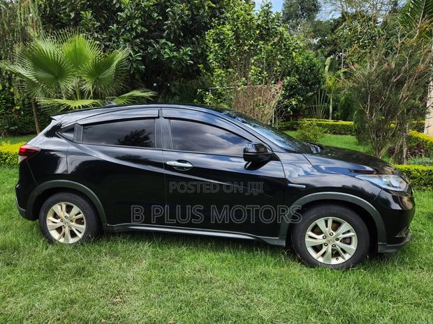 Honda Vezel 1.5 Hybrid 2WD 2016 Black
