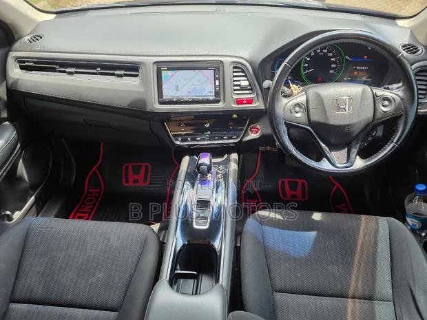 Honda Vezel 1.5 Hybrid 2WD 2016 Black