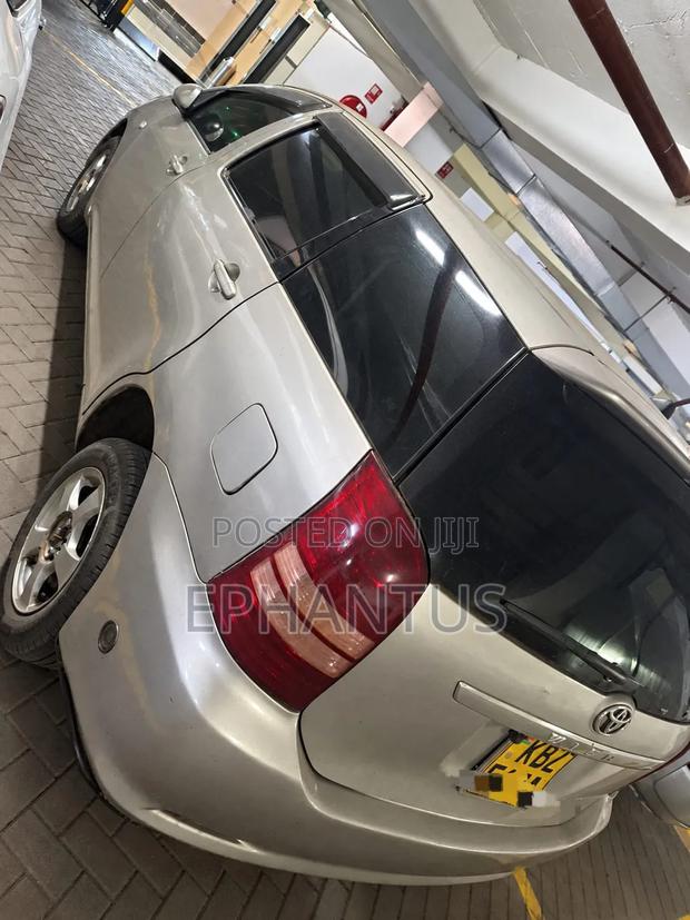 Toyota Wish 2007 Gold