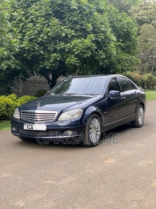 Mercedes-Benz C200 2010 Blue