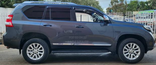 Toyota Land Cruiser 2015 Gray