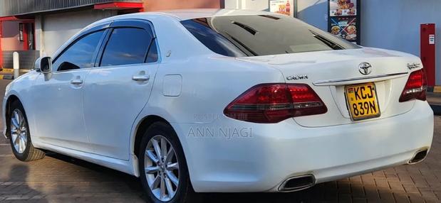Toyota Crown 2009 White