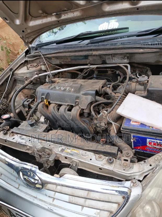 Toyota Corolla 2000 Silver