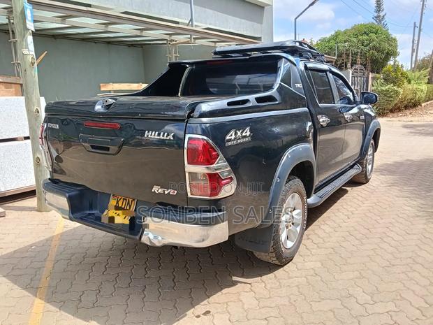 Toyota Hilux Revo Double Cab Deisel 2.4 AWD 2017 Black
