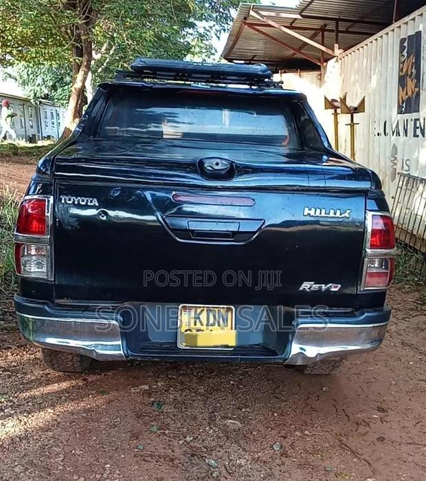Toyota Hilux Revo Double Cab Deisel 2.4 AWD 2017 Black