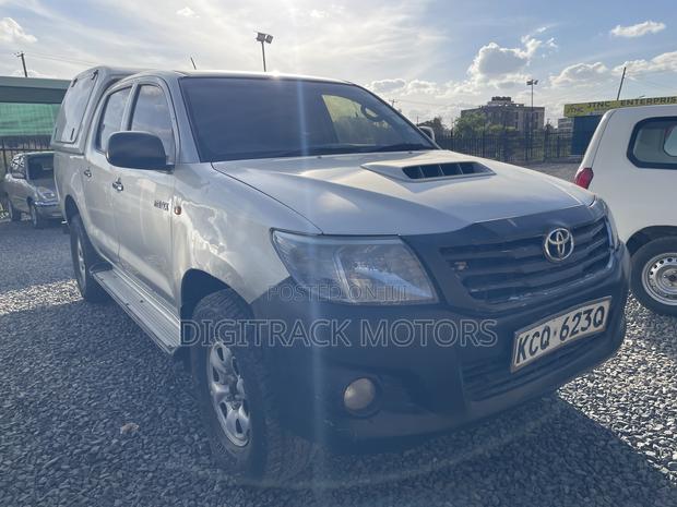 Toyota Hilux 2011 Silver