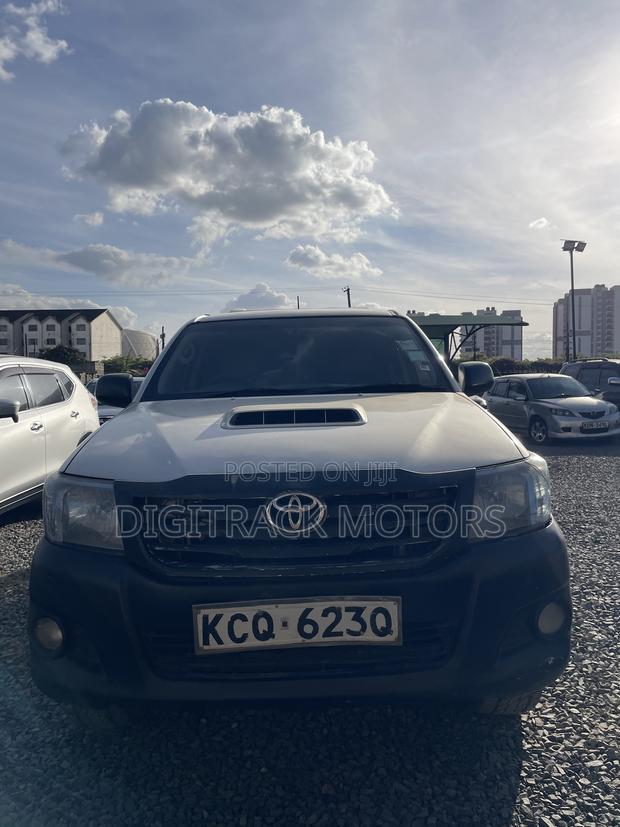 Toyota Hilux 2011 Silver