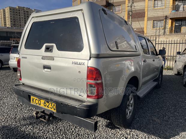 Toyota Hilux 2011 Silver