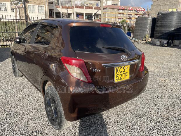 Toyota Vitz 1.3 FWD 3dr 2012 Brown