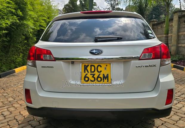 Subaru Outback 2014 White
