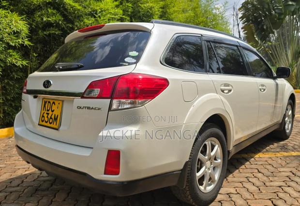 Subaru Outback 2014 White
