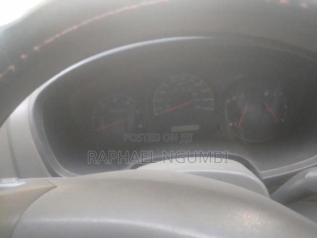 Isuzu D-MAX 2011 Maroon