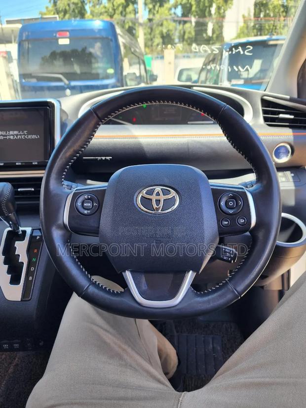 Toyota Sienta 1.5 AWD 2019 Pearl