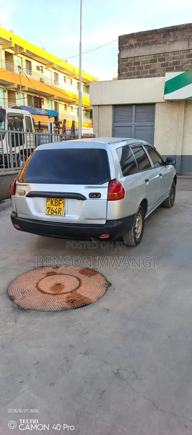 Nissan Advan 2003 Silver