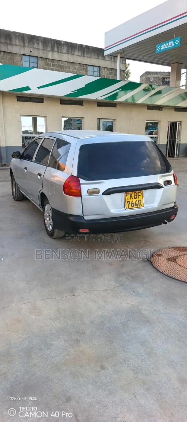 Nissan Advan 2003 Silver