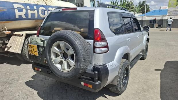 Toyota Land Cruiser Prado 3.0 D-4D 5dr 2005 Silver