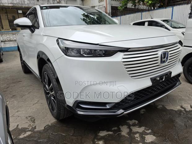 Honda Vezel 2023 White