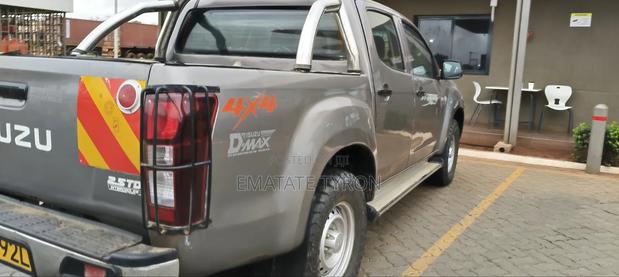 Isuzu D-MAX 2014 Gray